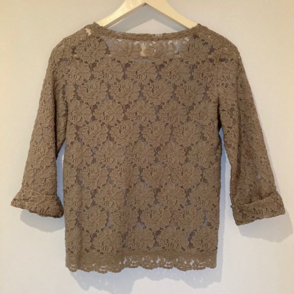 NWT Abercrombie & Fitch Kylie Floral Lace Scoop Neck Gray Shirt Women's S - Picture 3 of 6